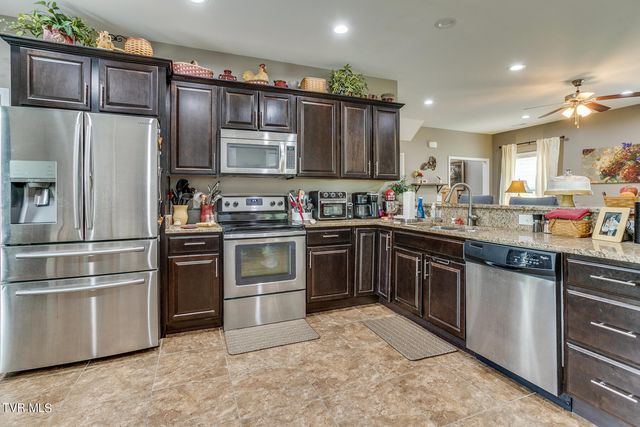 2720 Edinburgh Channel Road, Kingsport, TN 37664