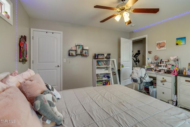 2720 Edinburgh Channel Road, Kingsport, TN 37664