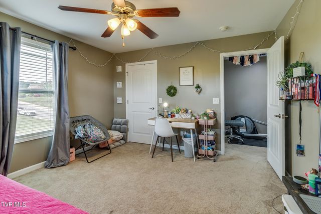 2720 Edinburgh Channel Road, Kingsport, TN 37664
