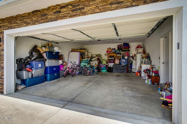 2720 Edinburgh Channel Road, Kingsport, TN 37664