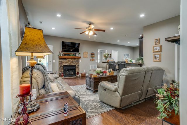 2720 Edinburgh Channel Road, Kingsport, TN 37664