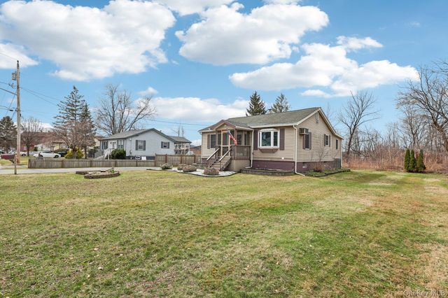 2 Moffatt Lane, Chester, NY 10918