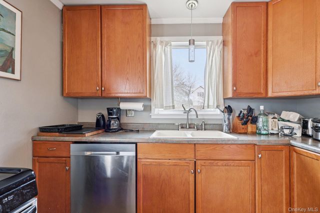 2 Moffatt Lane, Chester, NY 10918