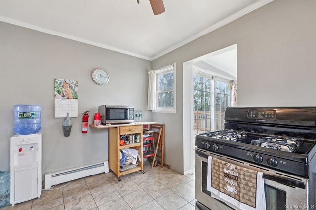 2 Moffatt Lane, Chester, NY 10918