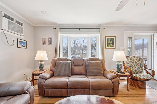 2 Moffatt Lane, Chester, NY 10918