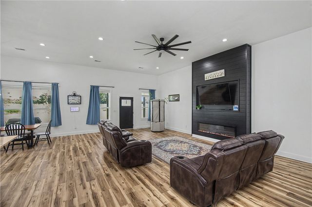 24885 Austin Road, Gravette, AR 72736