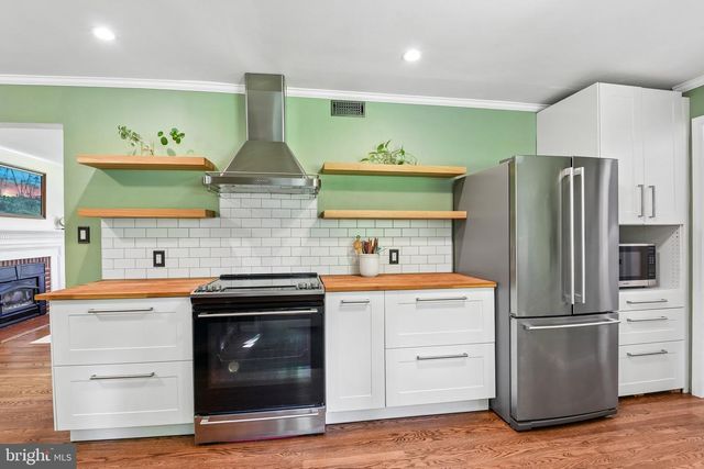 3502 BURROWS AVE, Fairfax, VA 22030