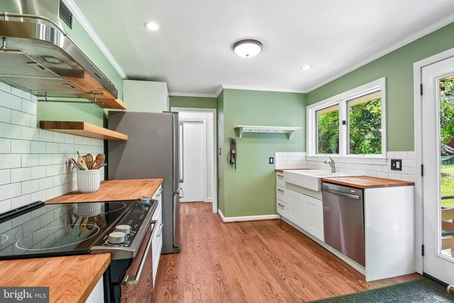 3502 BURROWS AVE, Fairfax, VA 22030