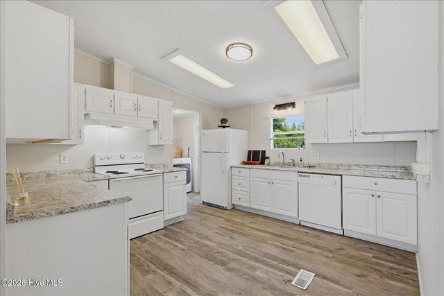 216 Oak Grove Drive, Hampstead, NC 28443