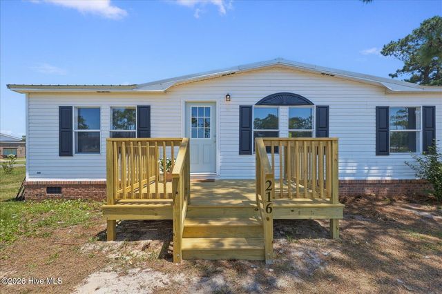 216 Oak Grove Drive, Hampstead, NC 28443