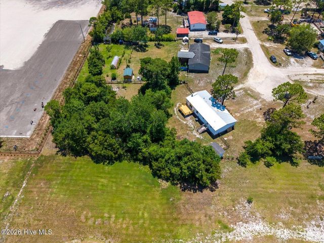 216 Oak Grove Drive, Hampstead, NC 28443