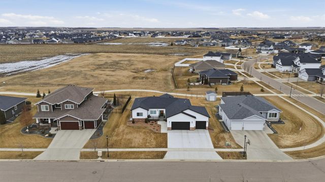 4810 Lilac Drive, West Fargo, ND 58078