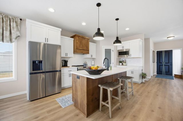 4810 Lilac Drive, West Fargo, ND 58078