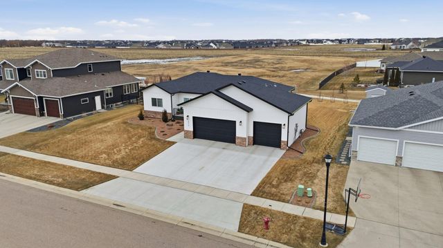 4810 Lilac Drive, West Fargo, ND 58078