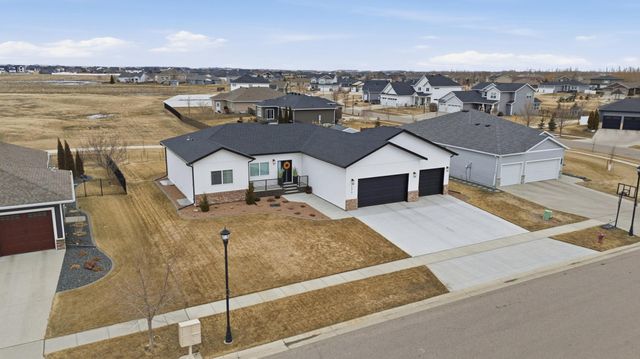 4810 Lilac Drive, West Fargo, ND 58078