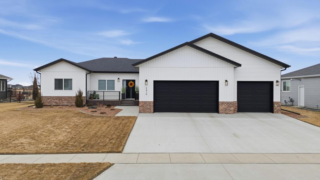 4810 Lilac Drive, West Fargo, ND 58078