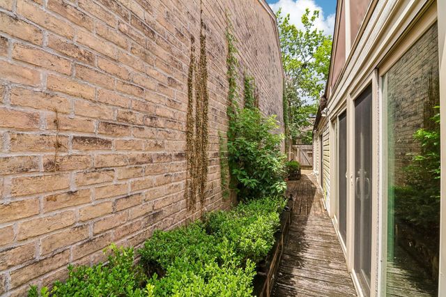17231 Meadow Butte Drive, Houston, TX 77090