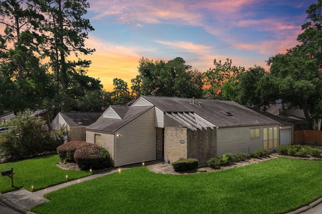 17231 Meadow Butte Drive, Houston, TX 77090