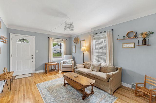 264 Haskell Street E, West Saint Paul, MN 55118