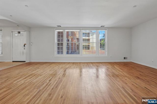 1018 Palisade Avenue 3, Fort Lee, NJ 07024