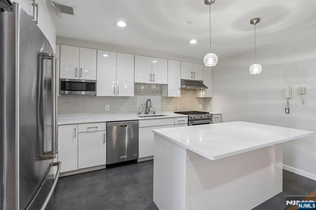 1018 Palisade Avenue 3, Fort Lee, NJ 07024
