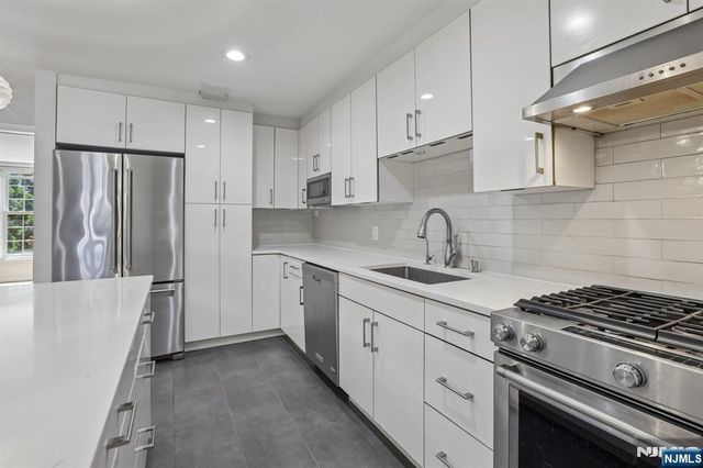 1018 Palisade Avenue 3, Fort Lee, NJ 07024
