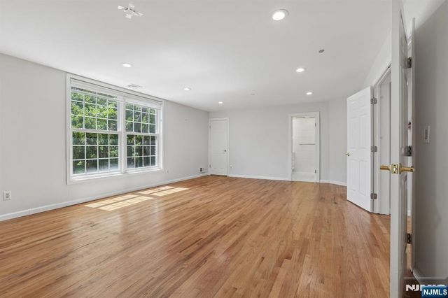 1018 Palisade Avenue 3, Fort Lee, NJ 07024