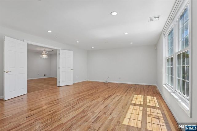 1018 Palisade Avenue 3, Fort Lee, NJ 07024