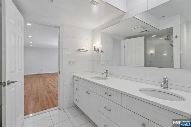 1018 Palisade Avenue 3, Fort Lee, NJ 07024