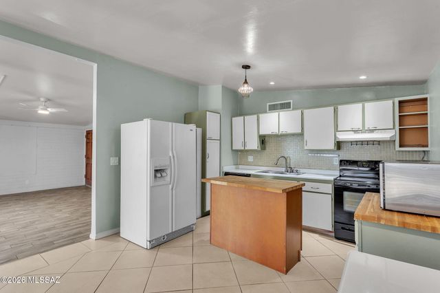 7540 E Poinciana Drive, Tucson, AZ 85730
