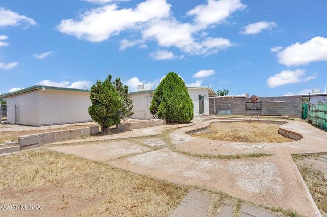 7540 E Poinciana Drive, Tucson, AZ 85730