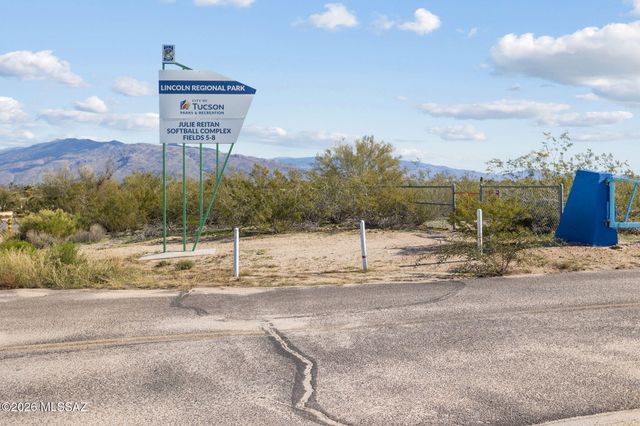 7540 E Poinciana Drive, Tucson, AZ 85730