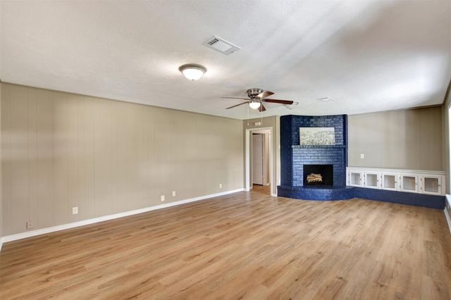 18742 Mink Lake Drive, Magnolia, TX 77355