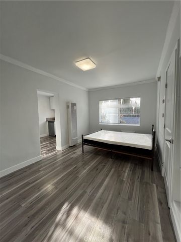 4606 Melbourne Avenue 2, Hollywood, CA 90027