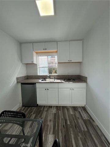 4606 Melbourne Avenue 2, Hollywood, CA 90027