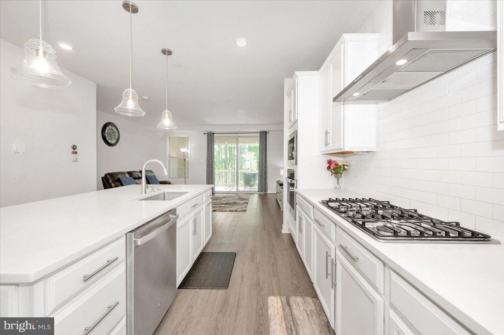 Image 12 of property listing at 6113 STONECAT CT, New Market, MD 21774