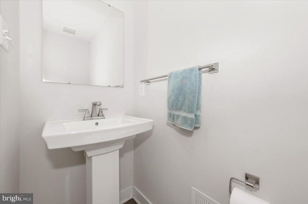 Image 25 of property listing at 6113 STONECAT CT, New Market, MD 21774