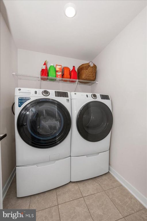 Image 28 of property listing at 6113 STONECAT CT, New Market, MD 21774