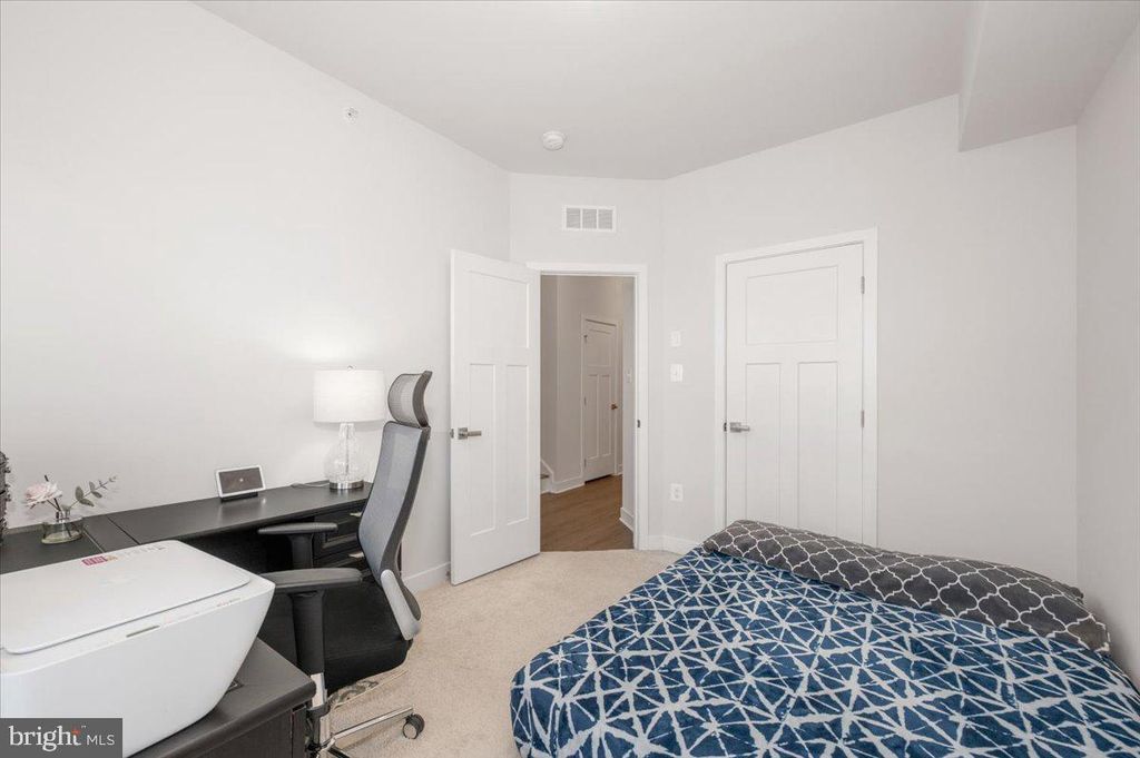 Image 34 of property listing at 6113 STONECAT CT, New Market, MD 21774