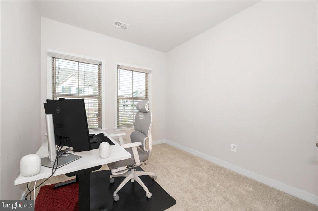 Image 35 of property listing at 6113 STONECAT CT, New Market, MD 21774