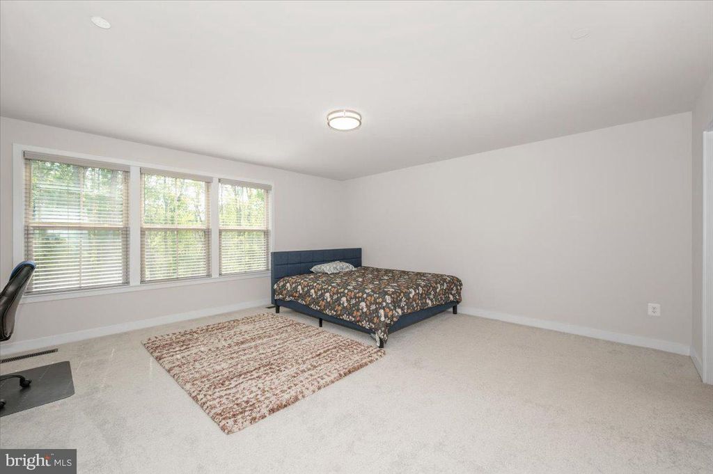 Image 38 of property listing at 6113 STONECAT CT, New Market, MD 21774