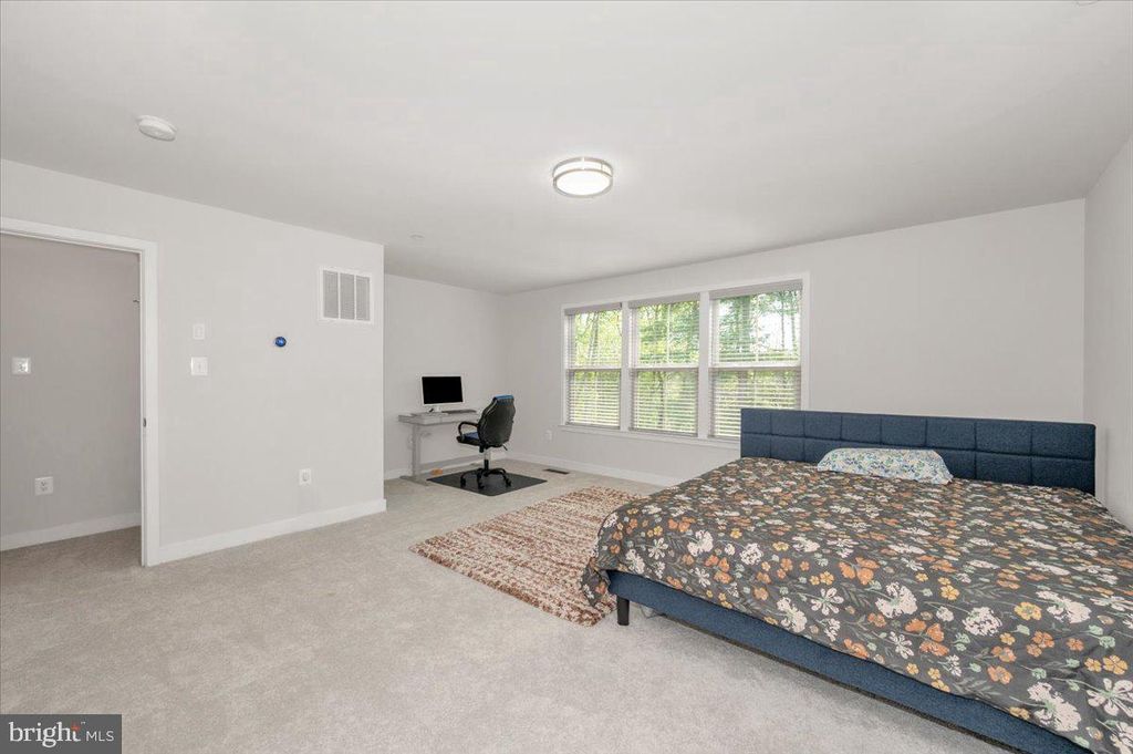 Image 39 of property listing at 6113 STONECAT CT, New Market, MD 21774