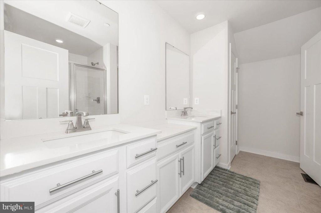 Image 41 of property listing at 6113 STONECAT CT, New Market, MD 21774