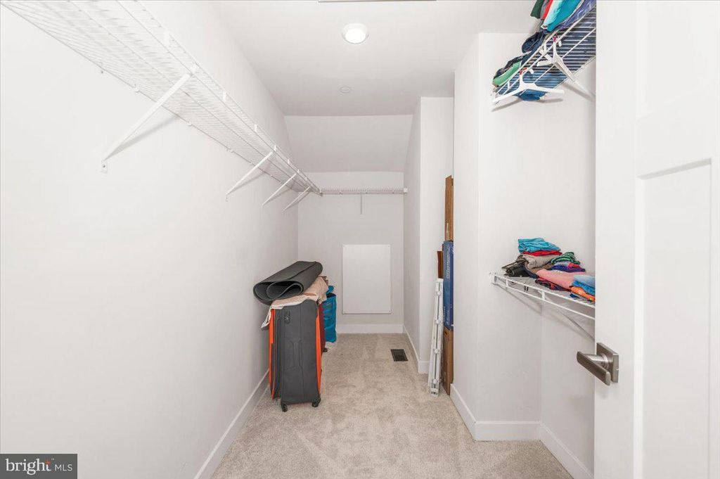Image 43 of property listing at 6113 STONECAT CT, New Market, MD 21774