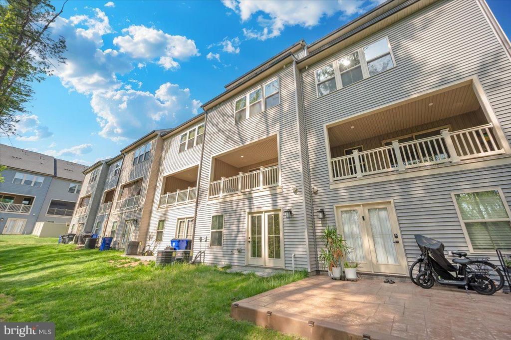 Image 53 of property listing at 6113 STONECAT CT, New Market, MD 21774