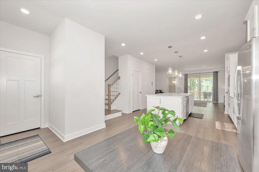 Image 7 of property listing at 6113 STONECAT CT, New Market, MD 21774