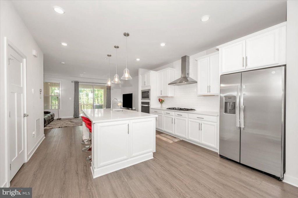 Image 8 of property listing at 6113 STONECAT CT, New Market, MD 21774