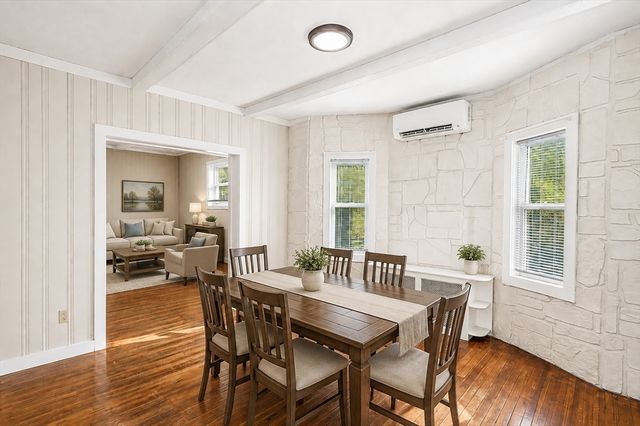 8 Trafton St, Chicopee, MA 01013