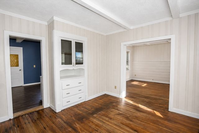 8 Trafton St, Chicopee, MA 01013