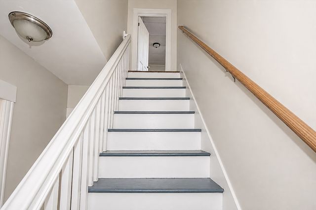 8 Trafton St, Chicopee, MA 01013